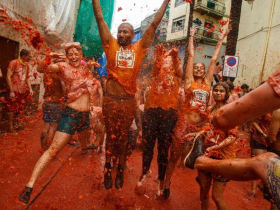 La Tomatina Day Trip From Barcelona